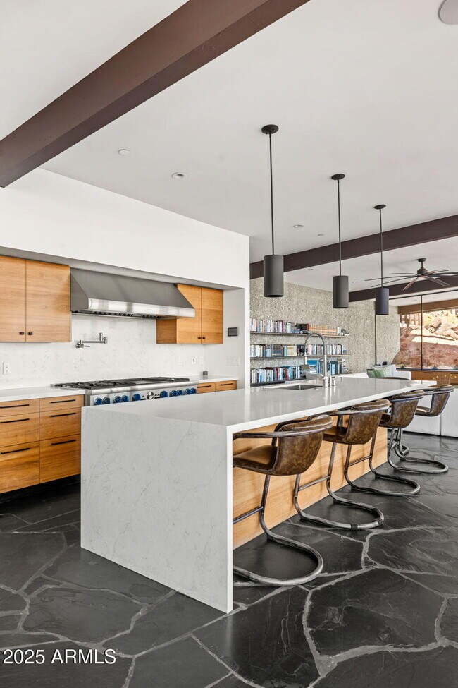 Building Photo - 4925 E Red Rock Dr