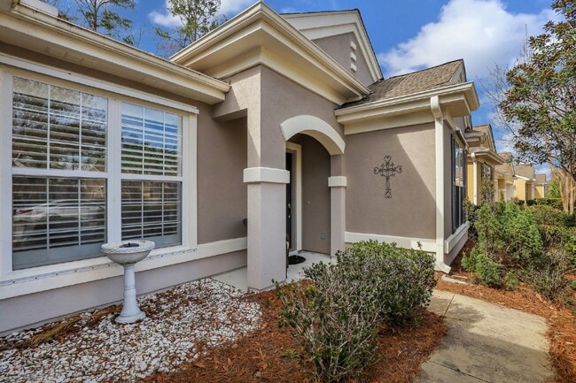 Building Photo - "213 Landing Lane - Charming 2-Bed, 2-Bath...