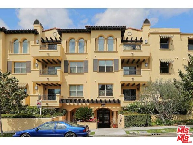 Building Photo - 5037 Rosewood Ave