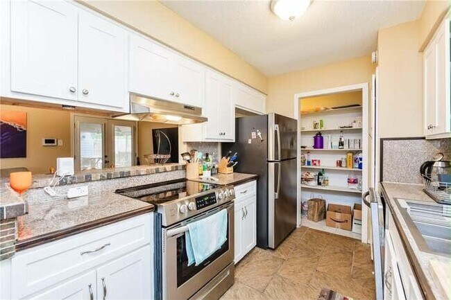 Building Photo - 3173 Baybrook Dr