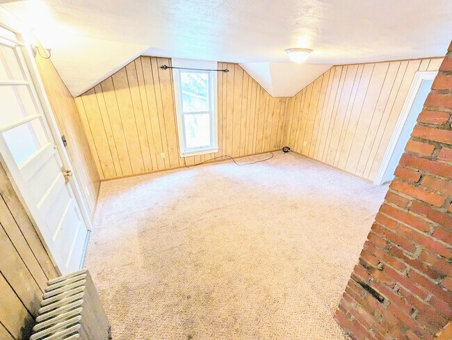 Building Photo - 116 Cushing St