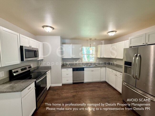 Building Photo - 3 Bedroom Port Orchard Home