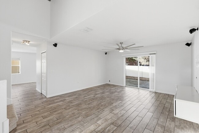 Building Photo - 11479 Brown Quail Ct