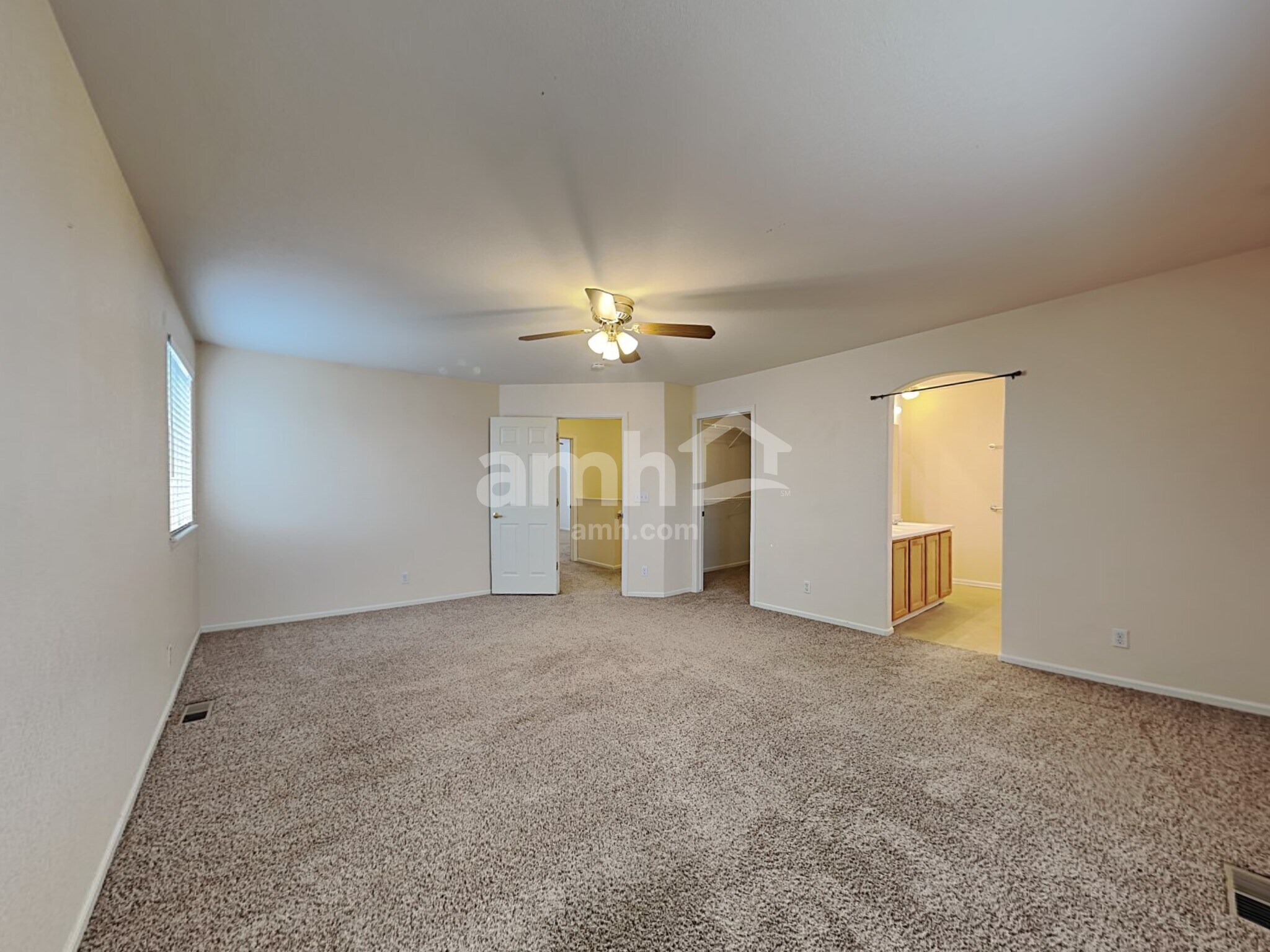 Building Photo - 582 W 91st Dr