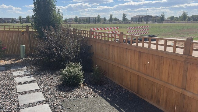 Building Photo - Great Townhome in Timnath Lakes