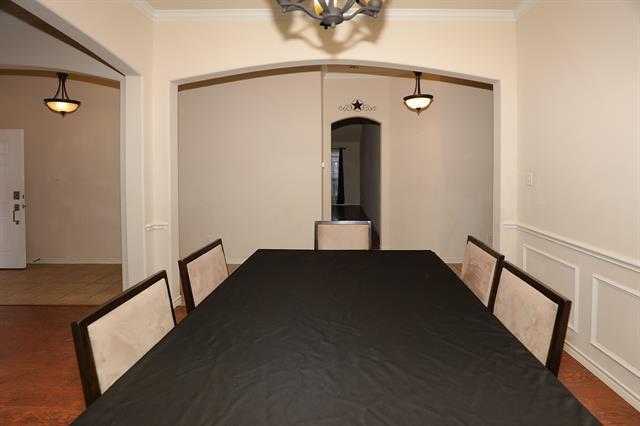 Building Photo - 1615 Bur Oak Dr