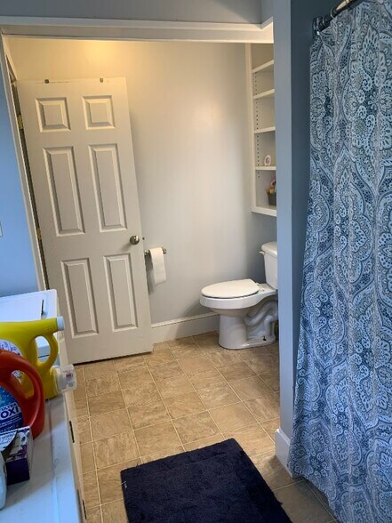 Building Photo - 5 Pollinger Rd