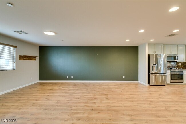 Building Photo - 1525 Spiced Wine Ave