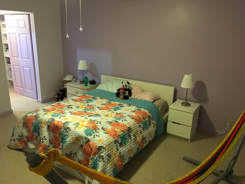 master bedroom - 373 Springdale Cir