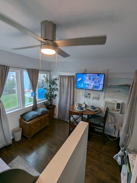 Building Photo - 8735 1/2 Harvard Blvd