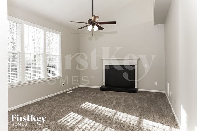 Building Photo - 5388 Beechmont Dr