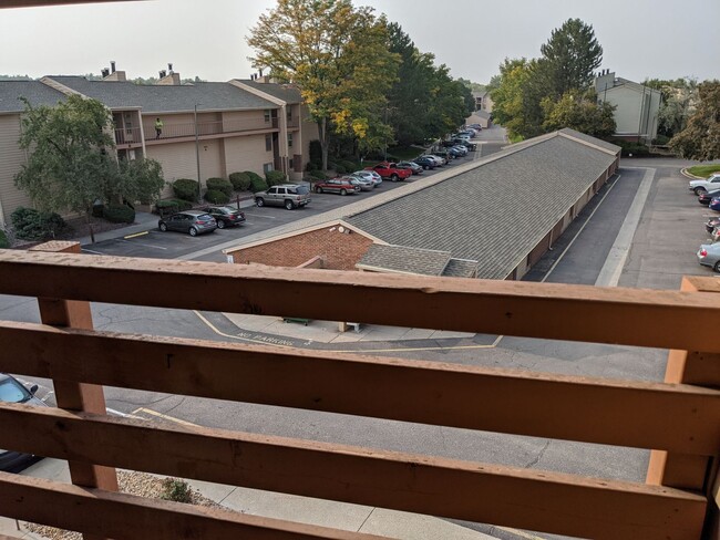 Building Photo - Mountain View 2 Bed 2 Bath 2 Balconies Top Floor Condo-Tons of Amenities