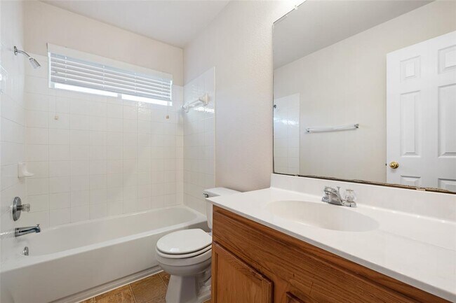 Building Photo - 15233 Rosehip Ln