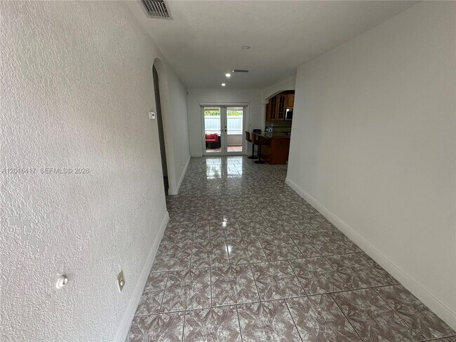 Building Photo - 15640 SW 102nd Pl