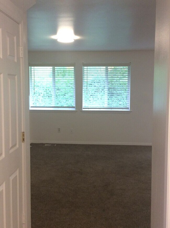 Building Photo - Mitra - Bisht Puyallup