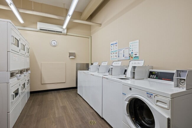 Building Photo - 999 Wilder Ave