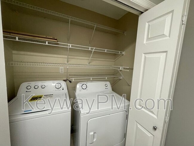 Building Photo - 445 Northrop Pl