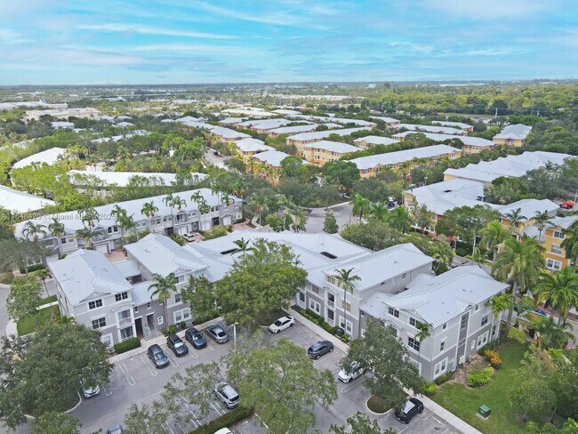 Building Photo - 1013 Shoma Dr