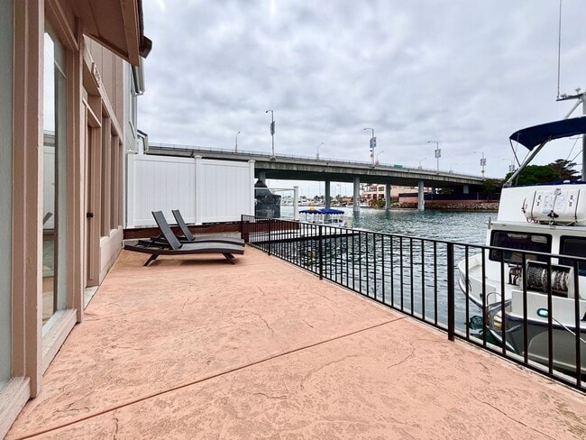 Building Photo - Oxnard | 3 Bed 2.5 Bath | Harborfront Have...