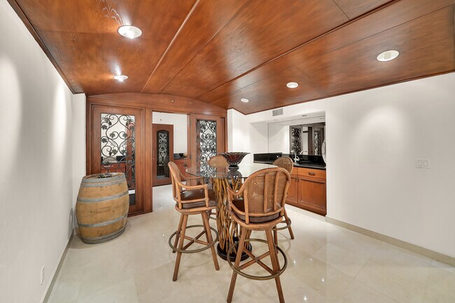 Building Photo - 30 Ritz Cove Dr