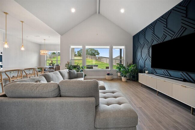 Building Photo - 165 Lunar Lp