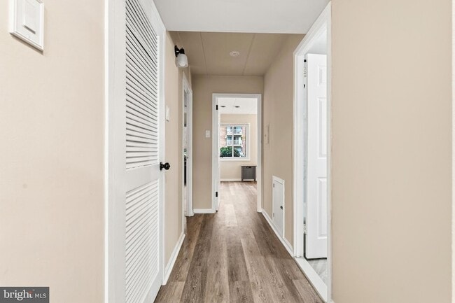 Building Photo - 2648 Redcoat Dr