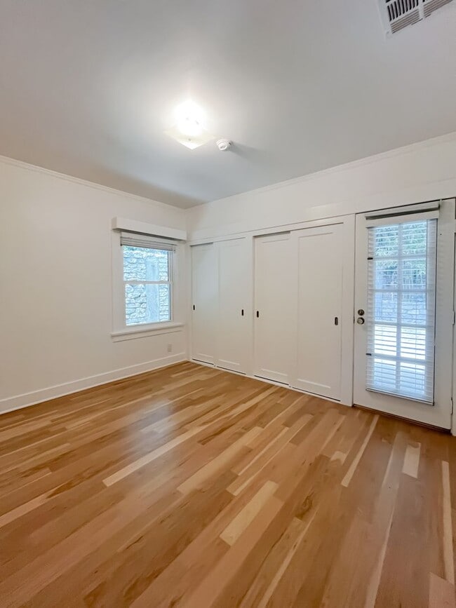 Building Photo - Unbelievable Stand-Alone 2-Bedroom House in Prime West Hollywood Hills