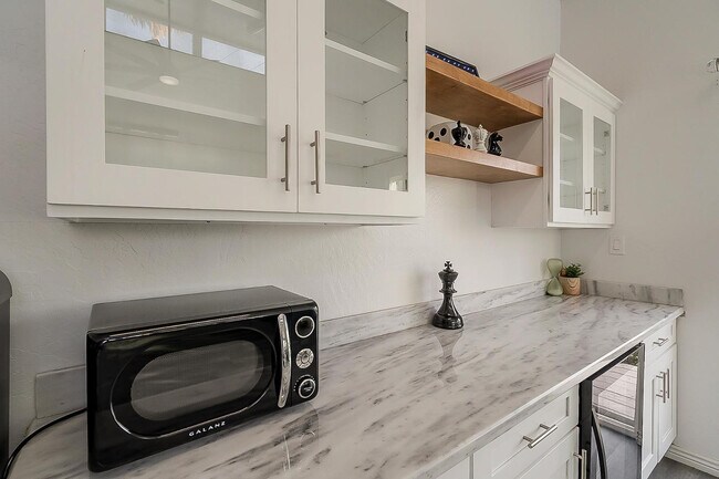 Building Photo - 2534 N 87th Way