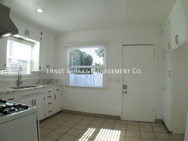 Building Photo - 5119 Elm Ave