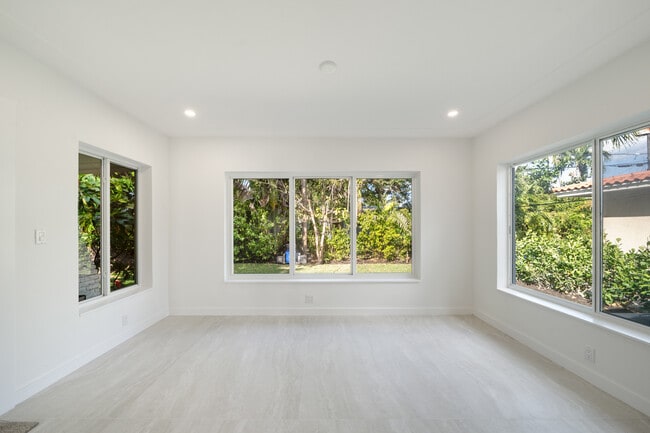 Building Photo - 47 Oviedo Ave