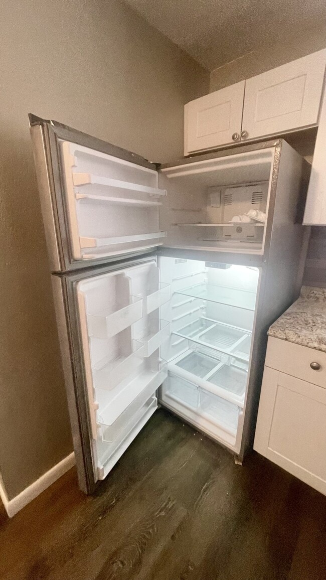 Building Photo - 3001 Jefferson Ave