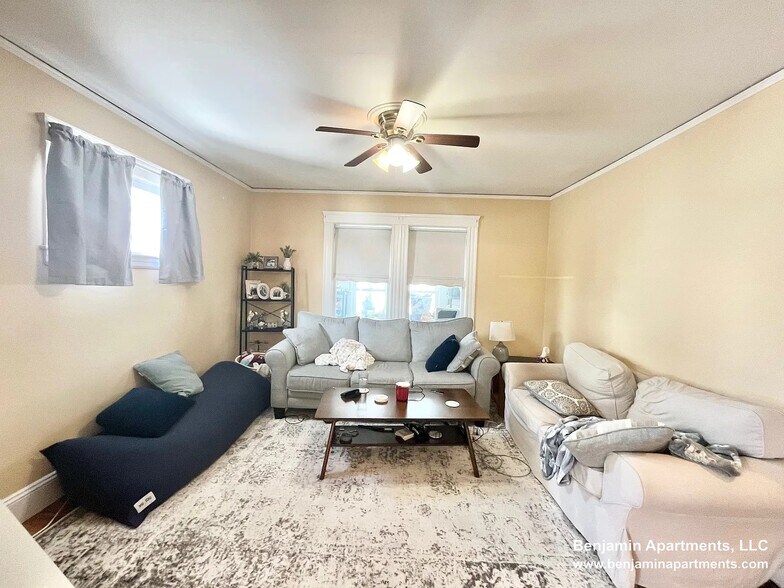 Building Photo - 79-81-81 Cresthill Rd