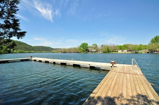 Building Photo - 11500 Emerald Falls Dr