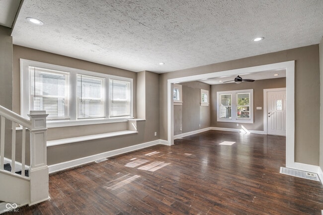 Building Photo - 717 N Grant Ave