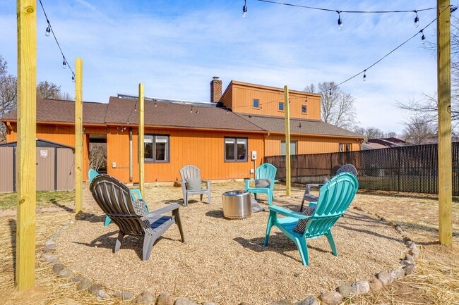 Building Photo - Spacious 2BR Home Near JMU –