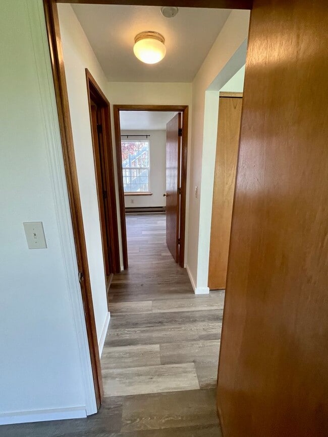 Building Photo - 2 Bed, 2 Bath Apartment in Blaine