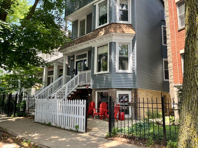 Primary Photo - 1416 W Wolfram St