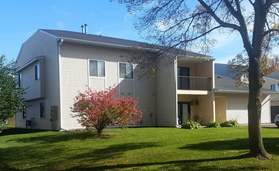 Primary Photo - Sylvan Townhomes