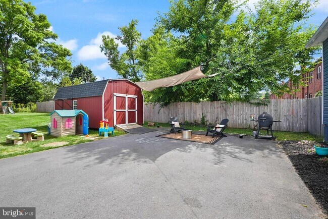 Building Photo - 580 N Braddock St
