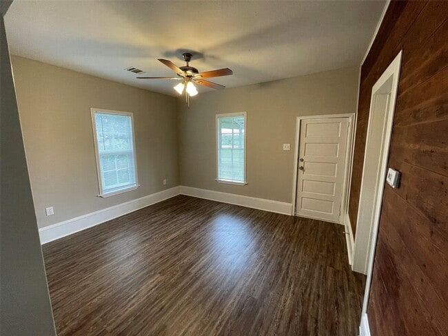 Building Photo - 7012 FM 1952