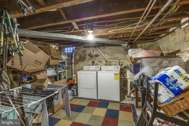 Building Photo - 2228 Taggert St