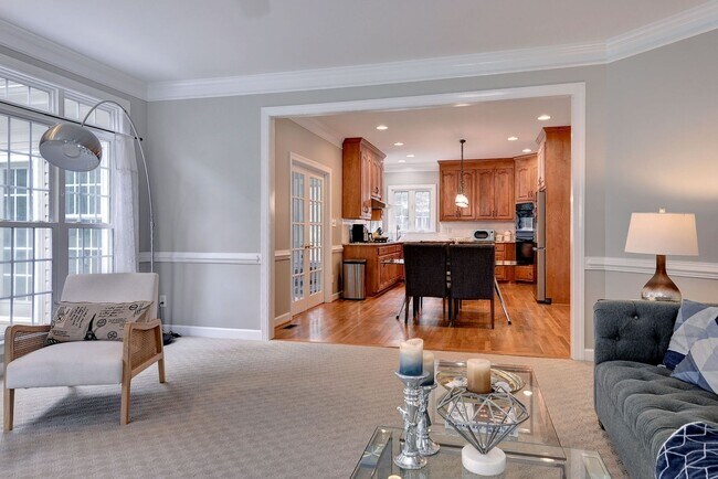 Building Photo - Spacious 5BR/4BA Home in Yorktown – Convenient Location and Comfortable Living