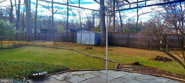 Building Photo - 9820 Inglemere Dr