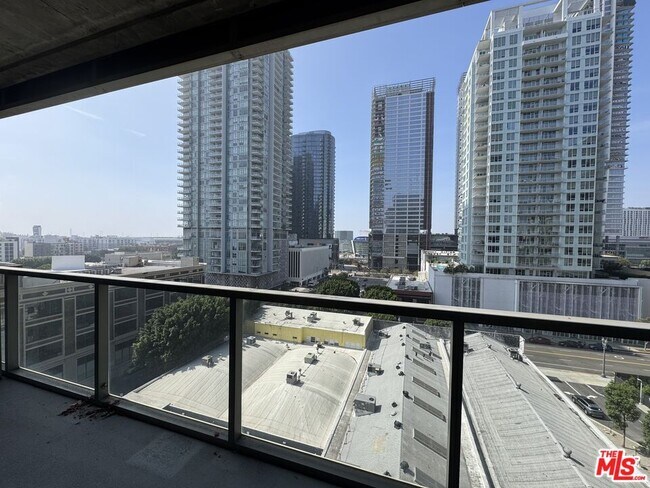 Building Photo - 1155 S Grand Ave