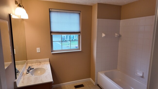 Building Photo - Open-Concept 3-Bed Home with Attached Garage & In-Unit Laundry – Ready Now in Amelia