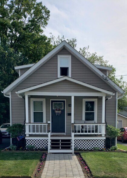 Primary Photo - 2215 Maynard Ave
