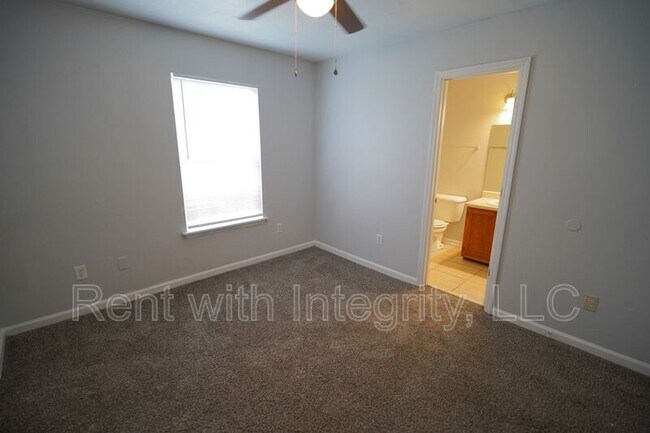 Building Photo - 2446 Talco Hills Dr