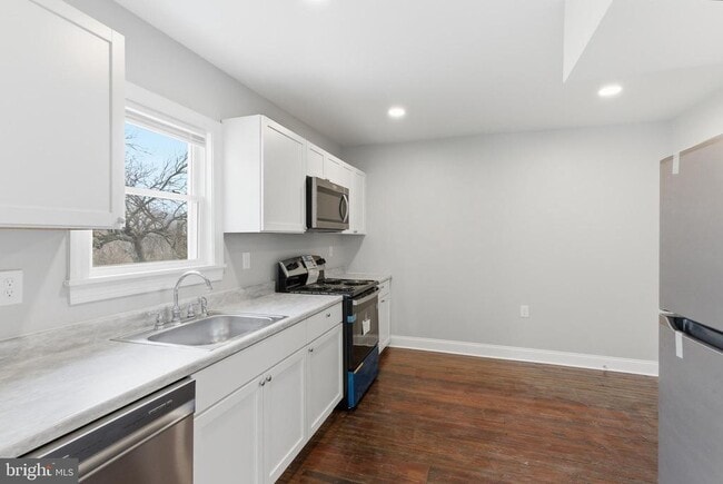 Building Photo - 520 S Kent St