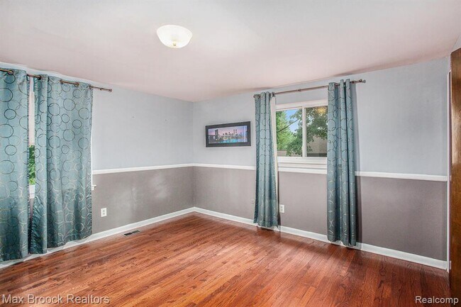 Building Photo - 5622 Powder Horn Dr