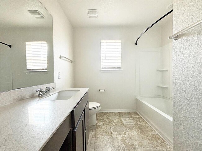 Building Photo - 1720 Foxglove Dr
